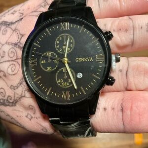 Geneva Elegant Black and Gold Timepiece